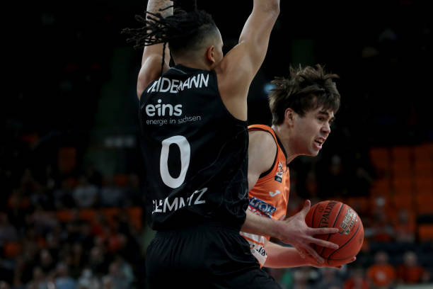 里夫斯的表 里夫斯的表