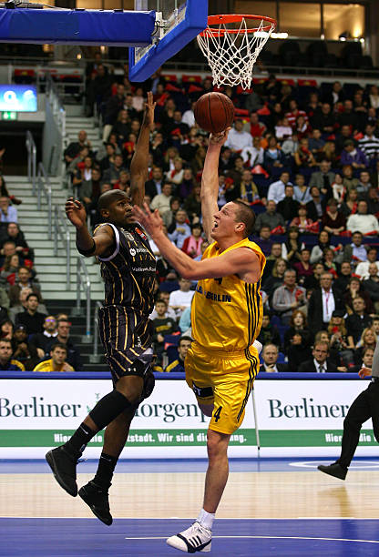 用稳健的基 用稳健的基