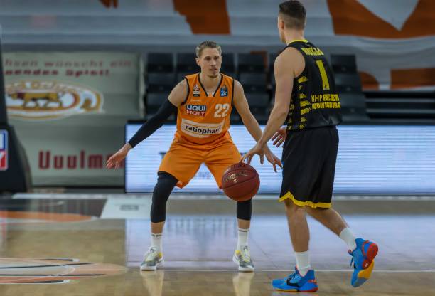 万的个人实 万的个人实